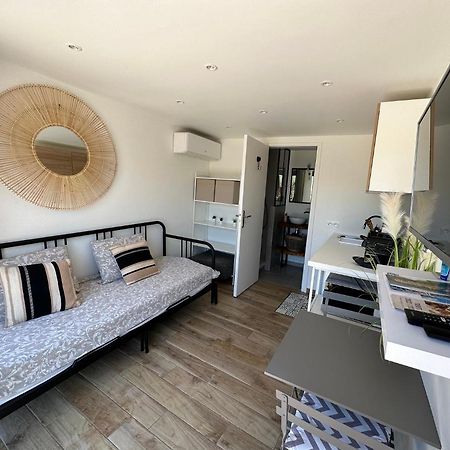 Studio Collobrieres Vue Sur Village Exterior photo